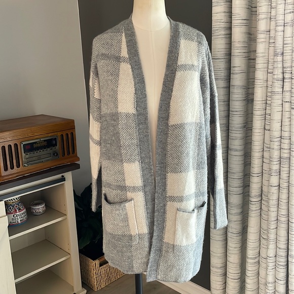 American Eagle Outfitters Sweaters - American Eagle Wool Blend Pocket Open Front Plaid Cardigan Oversized XS Gray